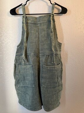 Zenana Gauze Overall Romper Green Textured Shorts Jumpsuit Size Large